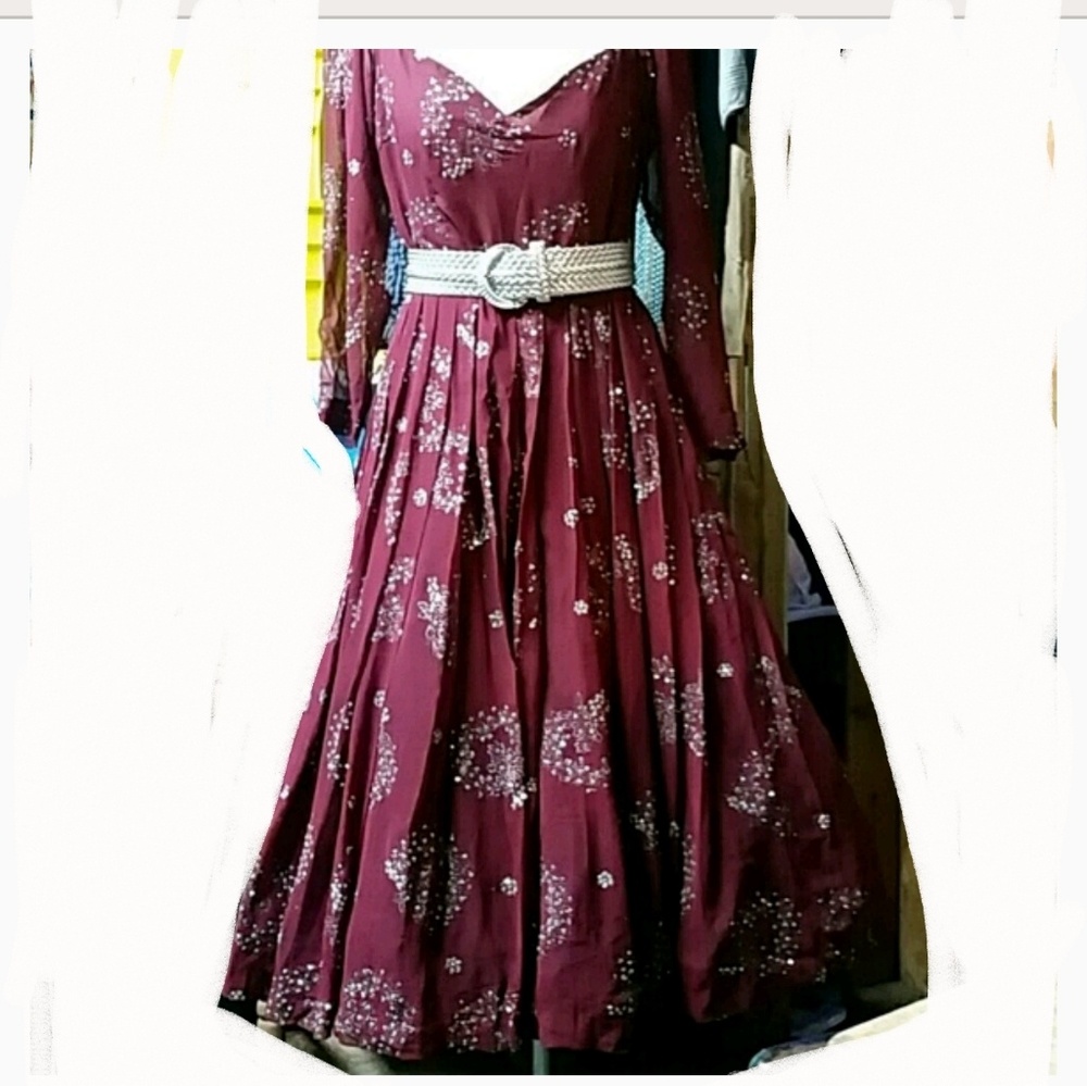 Gorgeous vintage dress sz 6 (belt not included)